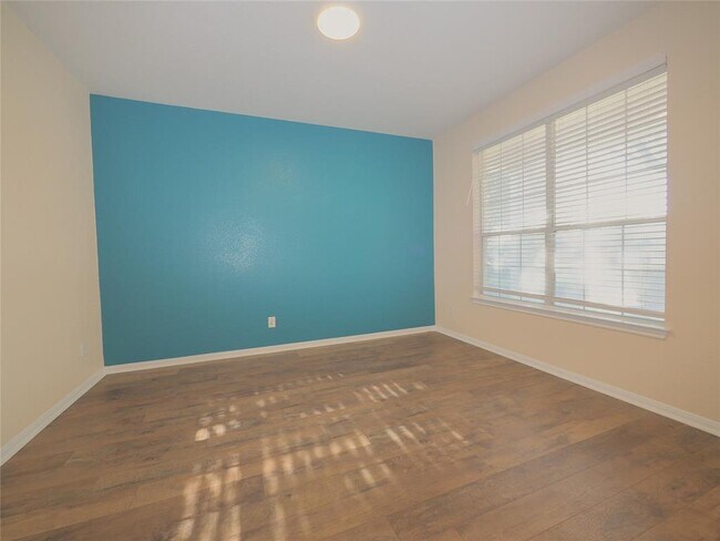 Building Photo - 324 Hidden Brook Ln