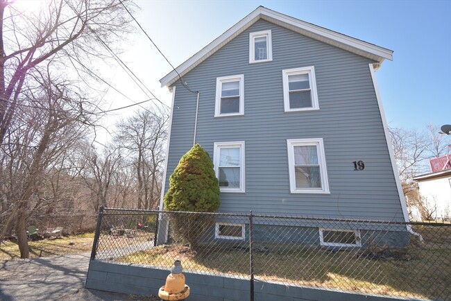 Primary Photo - 19 Mason St