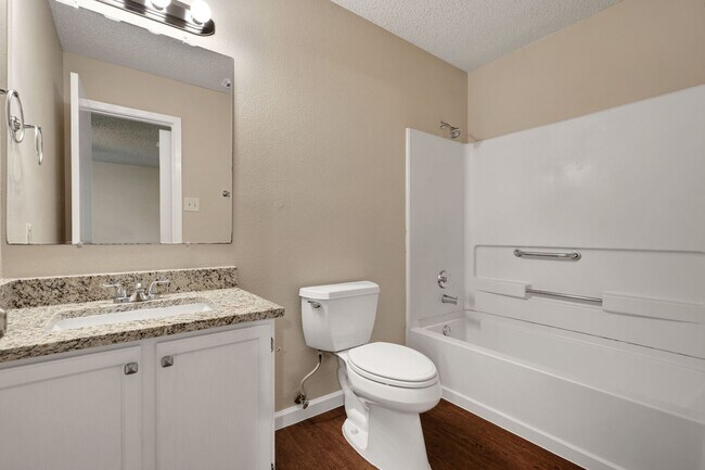 Building Photo - Fully Renovated Single-Story Brick Home in...
