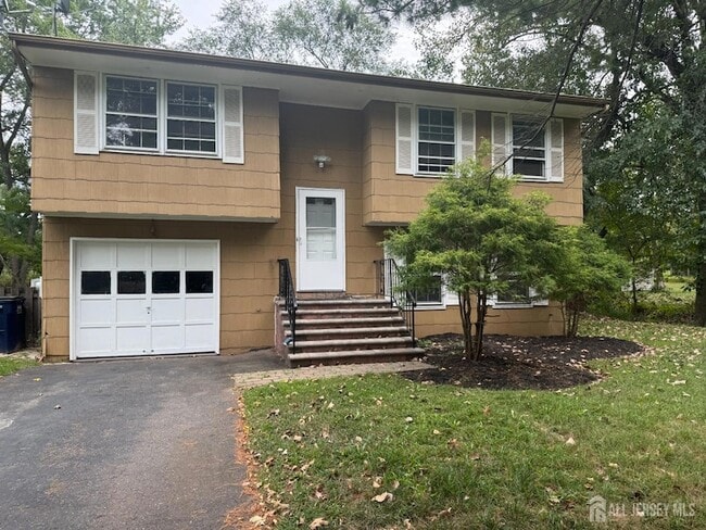 Primary Photo - 5 Pelmont Pl