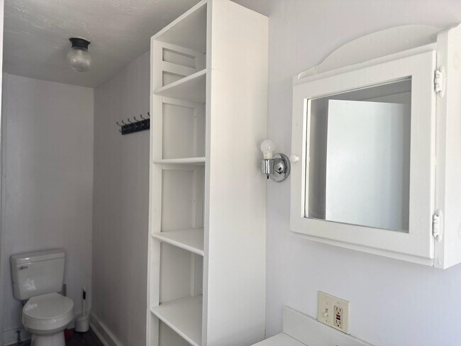 Building Photo - 97 Franklin St