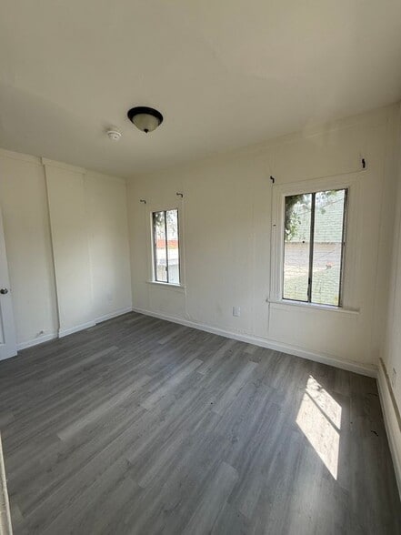 Building Photo - 116 S Mathews St