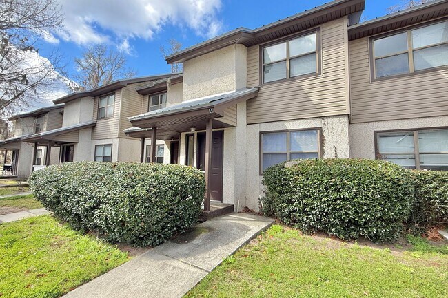 Building Photo - $500 RENT CREDIT | AVAILABLE NOW! | ONLY PAY ELECTRIC! | (Pets Considered)