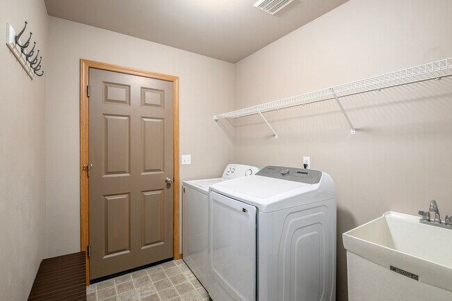 Building Photo - 15815 Yelm Terra Way SE