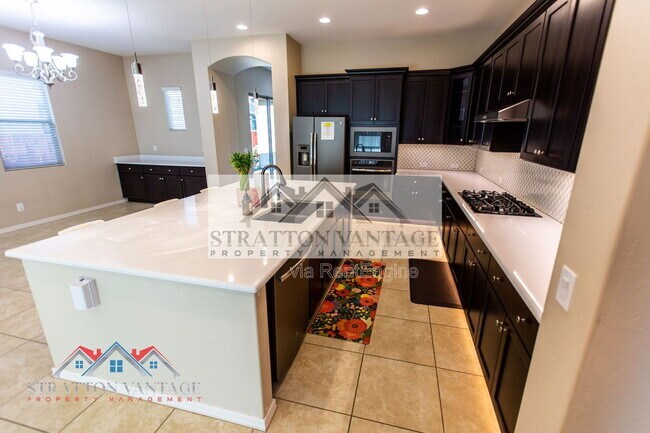 Building Photo - 4179 E Cynthia St