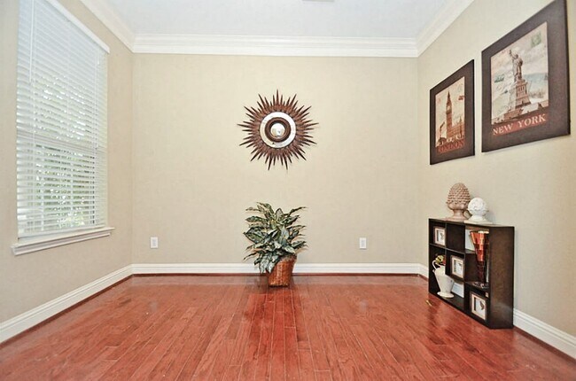 Building Photo - 12225 Medina Lake Dr