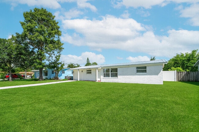 Building Photo - 5821 Urdea Rd