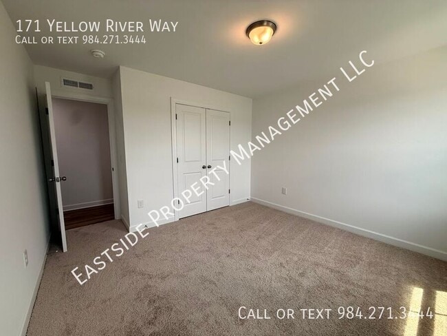Building Photo - 171 Yellow River Wy