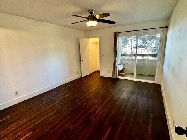 Building Photo - Beautiful 2 bed 2 bath Condo Located in North Park