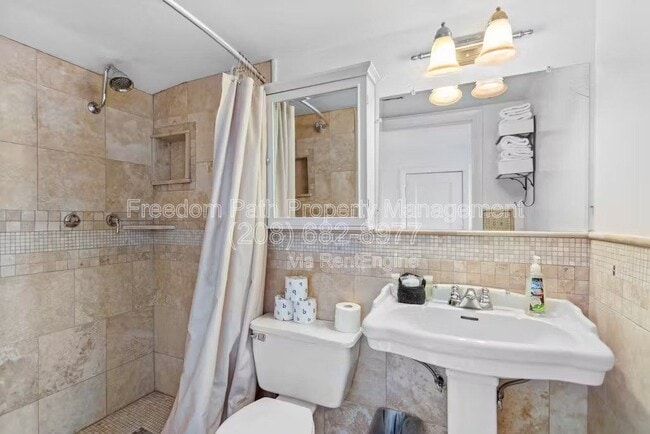 Building Photo - 43843 ID-200