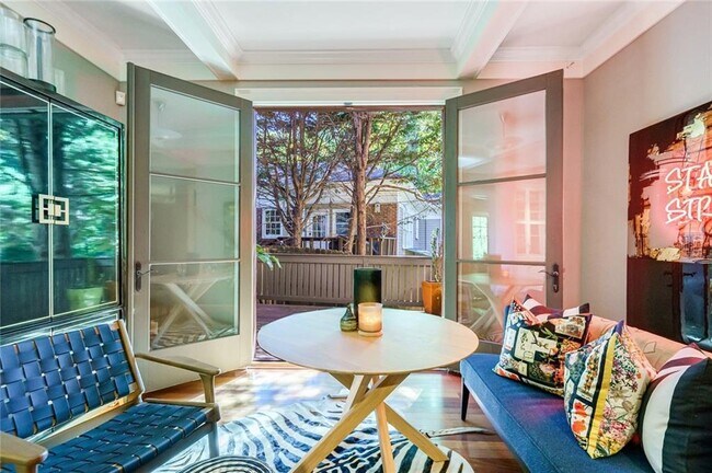 Building Photo - 868 Rosedale Rd NE