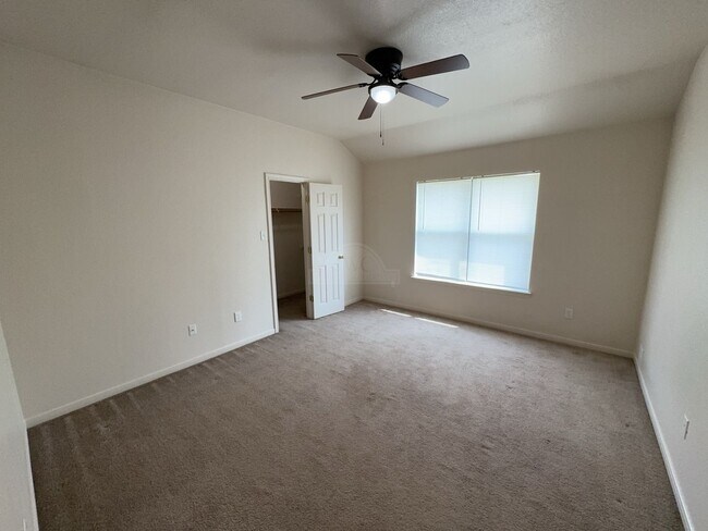 Building Photo - 1302 Nicholas Cir