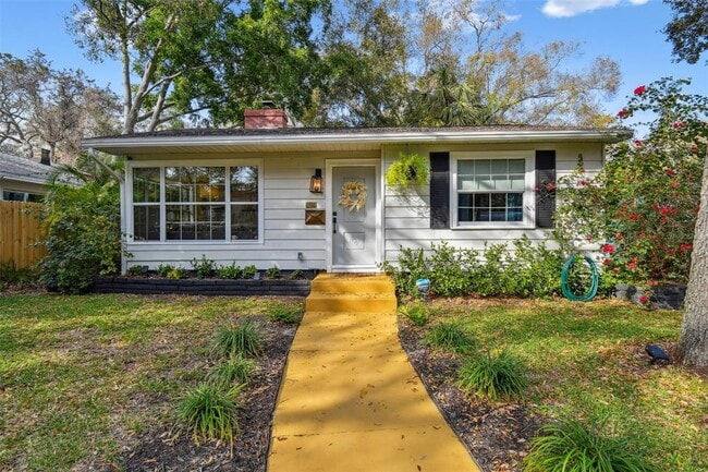 Building Photo - 145 24th Ave SE