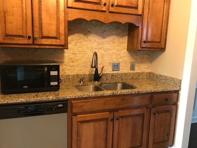 Building Photo - Heart of Madison City