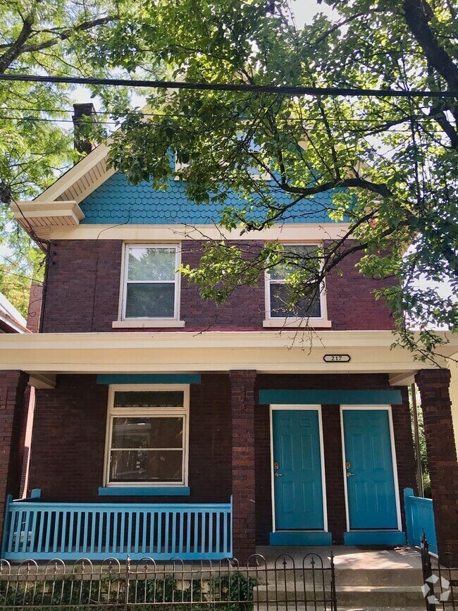Building Photo - Emming Duplex