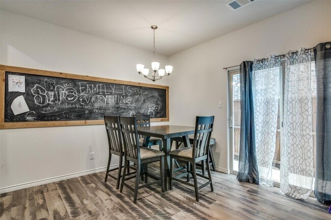 Building Photo - 2724 Pease Dr