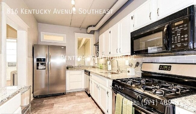 Building Photo - 816 Kentucky Ave SE