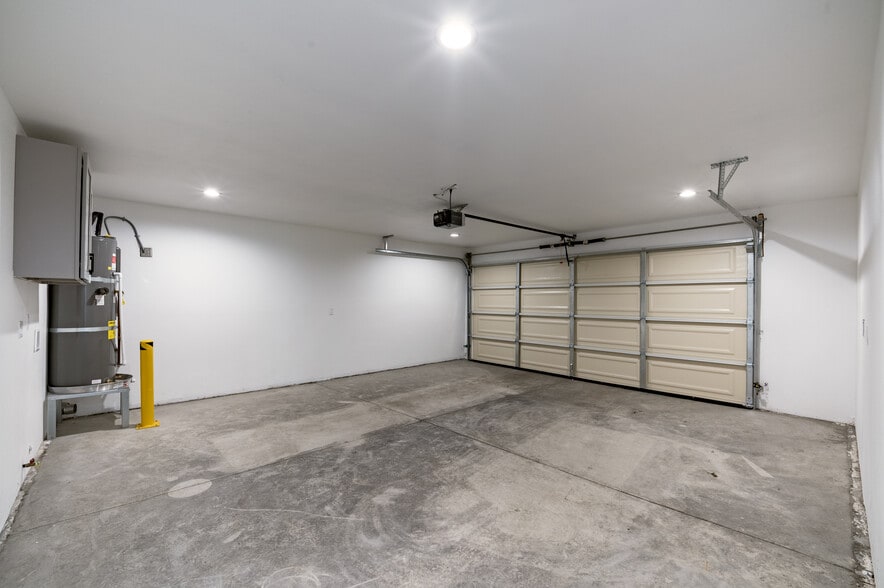 Building Photo - 128 S Citrus Ave