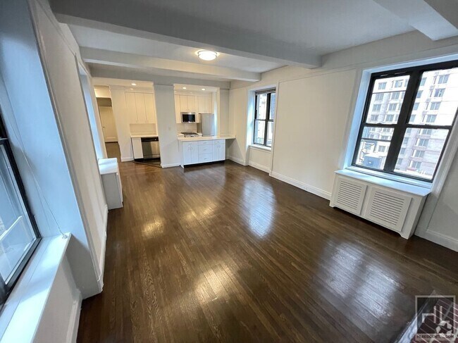 Building Photo - 145 W 55th St