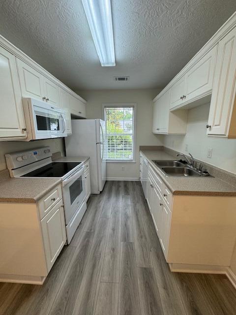 Building Photo - 133 Hillsborough Ln