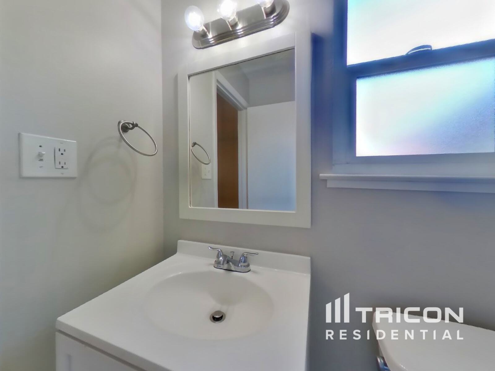 Building Photo - 1508 Crestview Dr