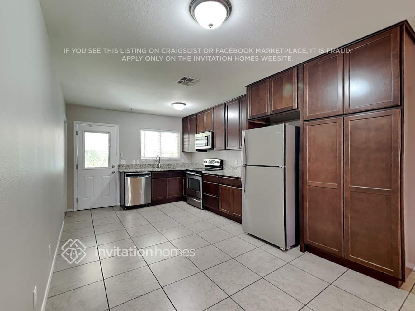 Building Photo - 132 S Olive