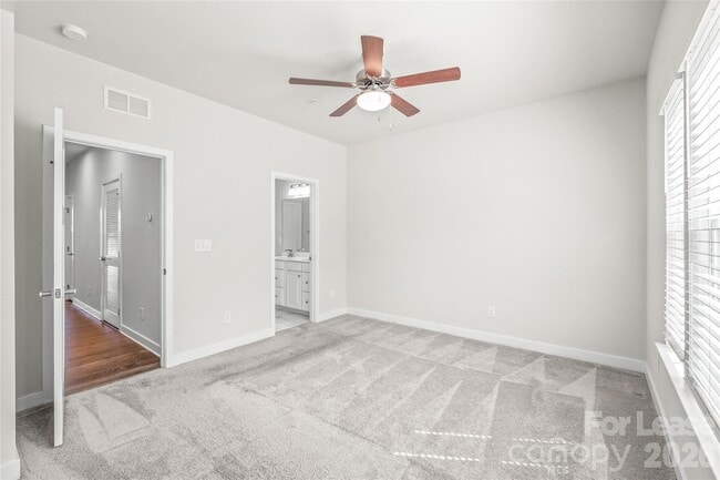 Building Photo - 135 Music Hall Wy