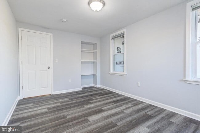 Building Photo - 3339 Paine St