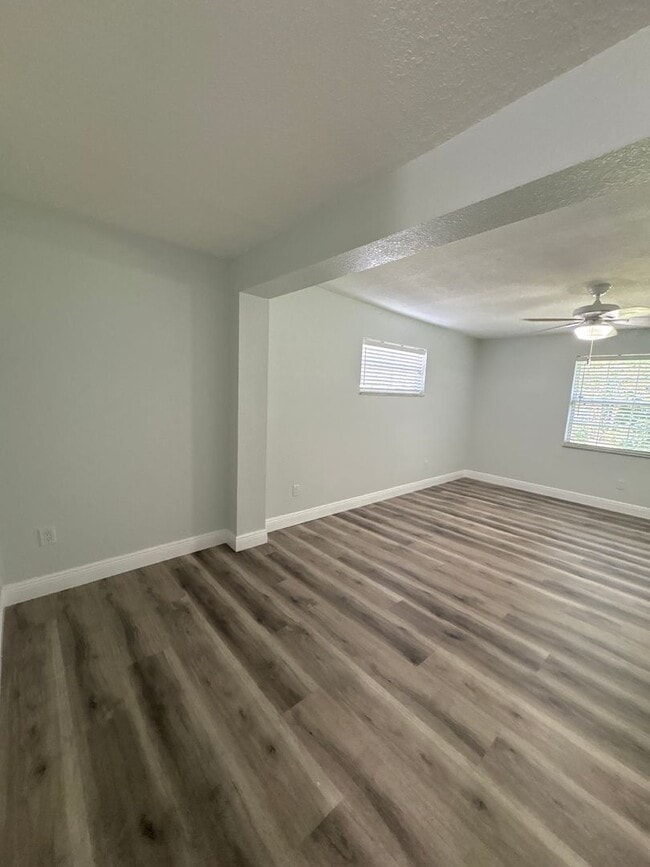 Building Photo - Beautiful 3 Beds 2 Baths home