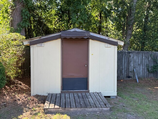 Building Photo - FOR RENT - Haymount Charmer