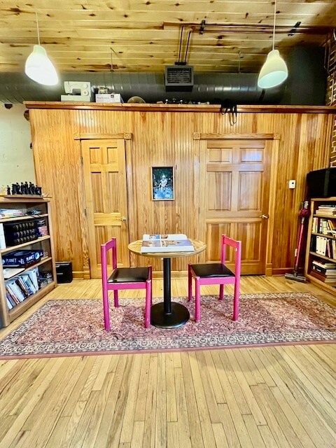 Building Photo - 138 W 1st St