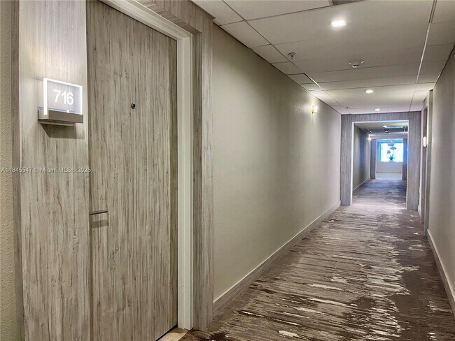 Building Photo - 10275 Collins Ave