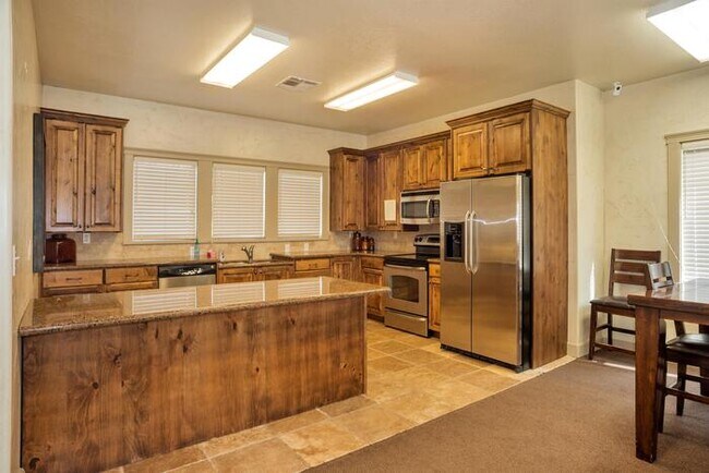 Building Photo - 1227 SilverCrest Dr