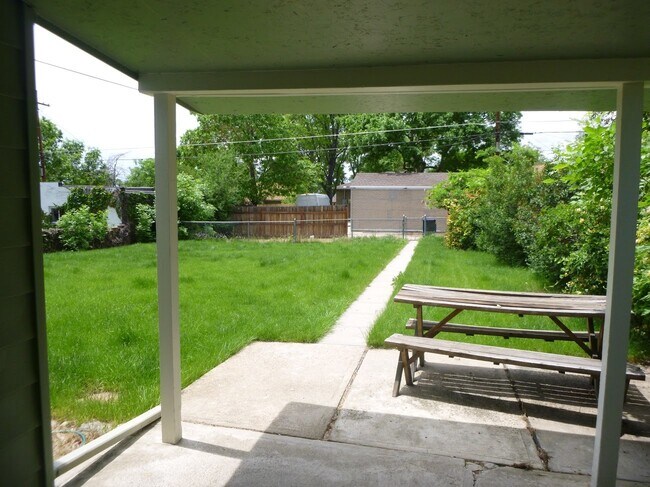 Building Photo - $0 DEPOSIT OPTION, CORY MERRILL, RECENTLY REMODELED, STAINLESS APPLIANCES, NEW CABINETS AND GRANI...