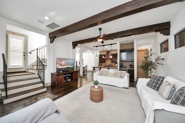 Building Photo - 1141 W 23rd St