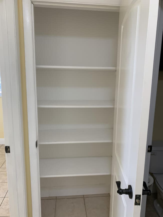 Building Photo - 1120 Vineyard St