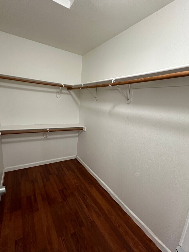 Building Photo - No Deposit