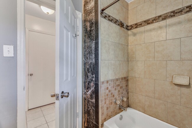 Building Photo - 12473 Northwood Rd