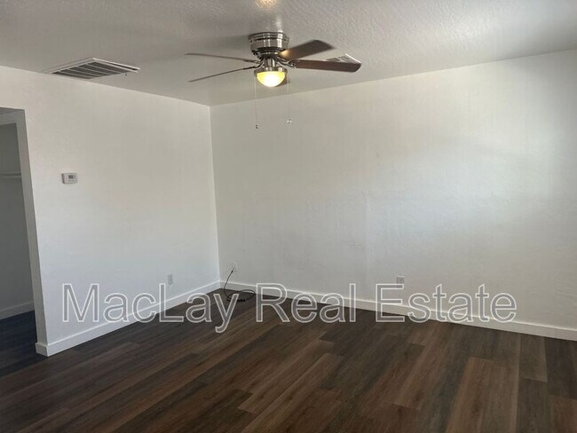 Building Photo - 2918 E Roeser Rd