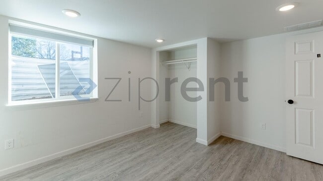 Building Photo - 503 E Montgomery Ave