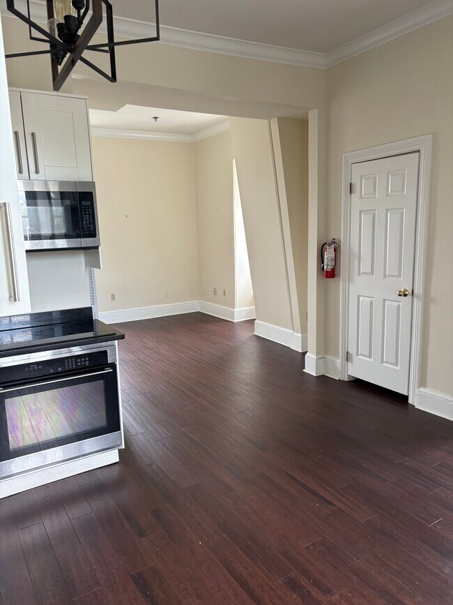 Kitchen - 10 N Main St