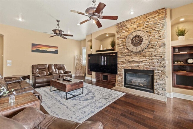 Building Photo - 4053 E Thunderheart Ct