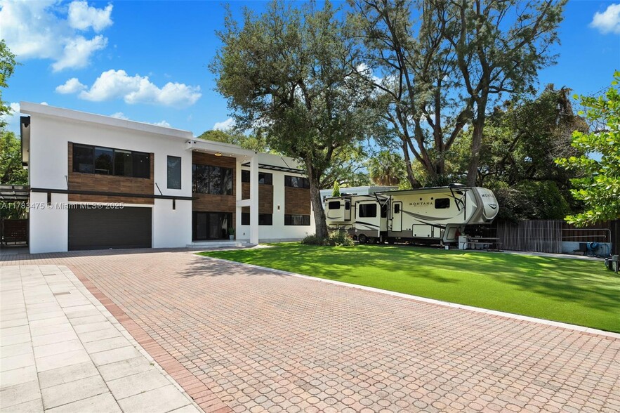 Building Photo - 3000 Riverland Rd
