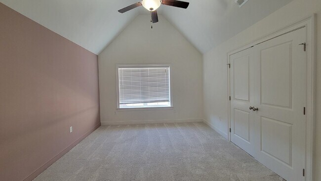 Building Photo - 130 Creekmound Dr