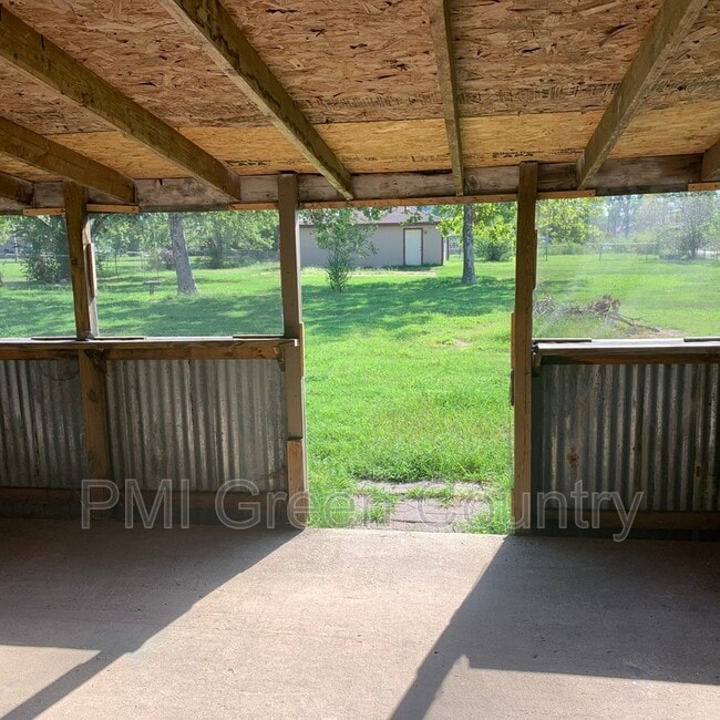 Building Photo - 241 Suburban Ln