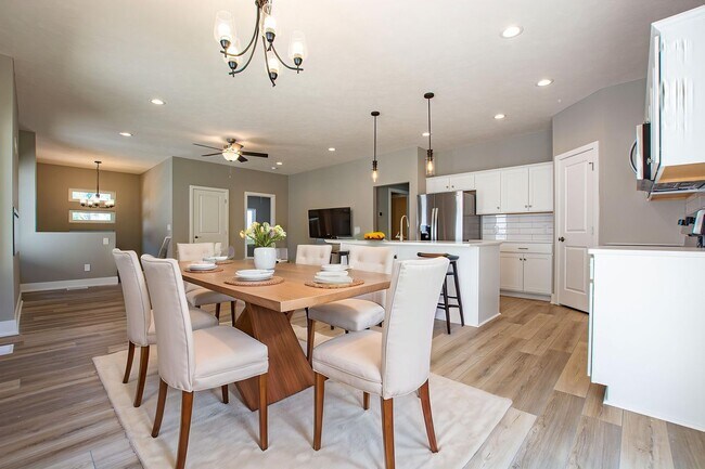 Building Photo - 358-S400 N Allen Street