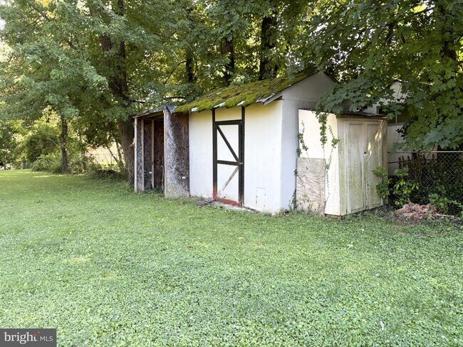 Building Photo - 27 Kingsley Rd