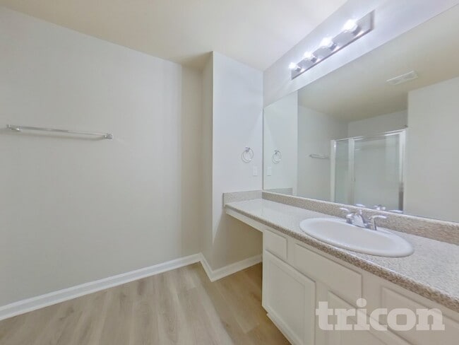 Building Photo - 3303 Lowland Dr