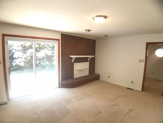 Building Photo - Preleasing for August 2026!