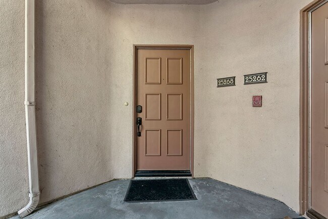 Building Photo - Stunning Single-Level 2-Bedroom Condo with Designer Upgrades Throughout!